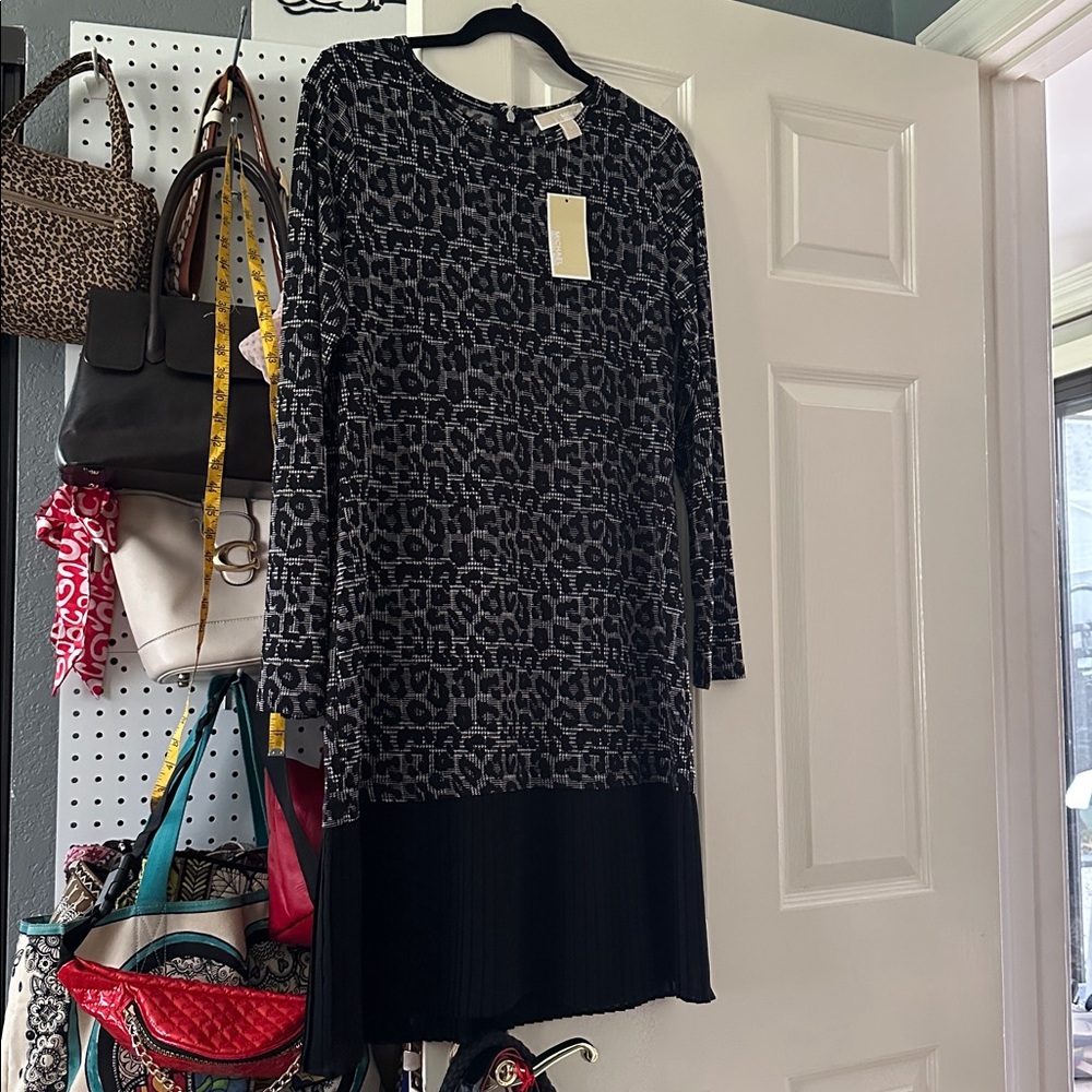 Michael Kors Leopard n Accordion Pleat Dress • Size M